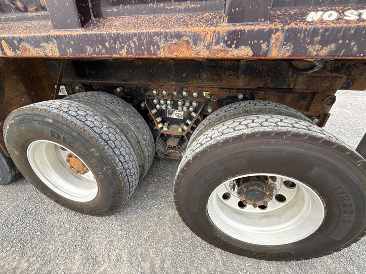 peterbilt-340-image-18