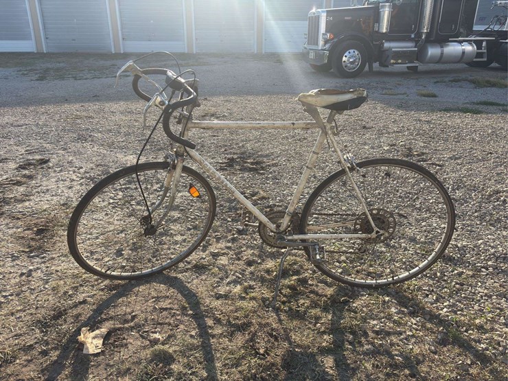 john-deere-bike-image-1