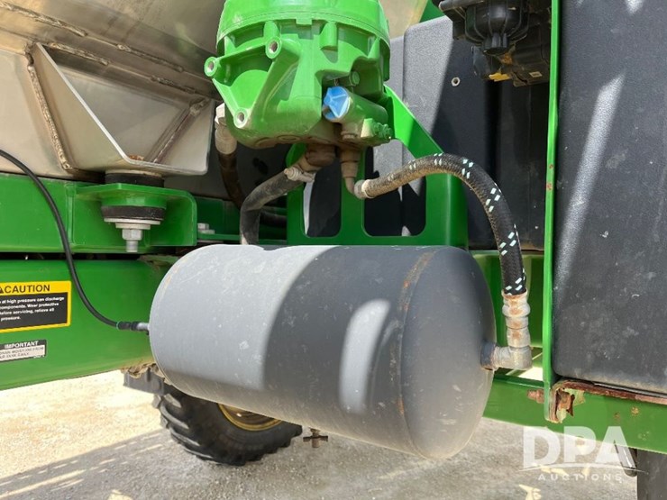 2014-john-deere-r4038-image-43