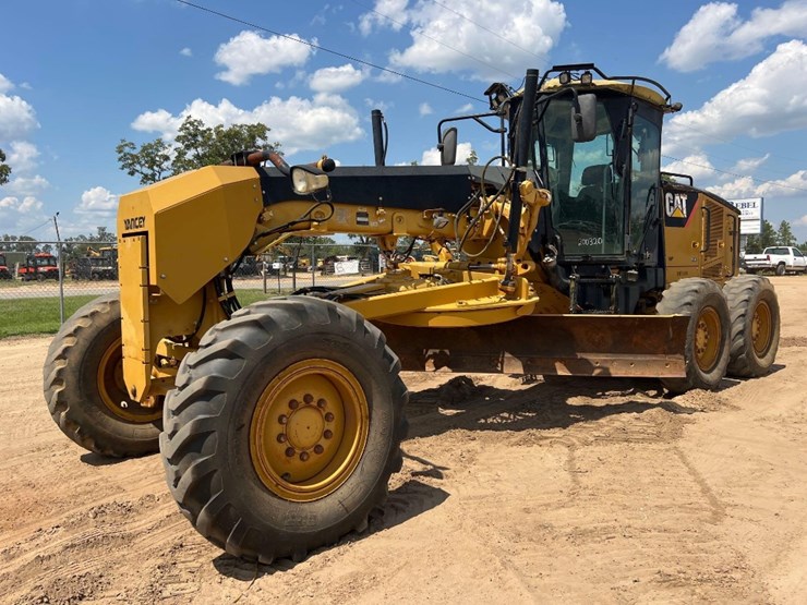 2011-caterpillar-12m-image-8
