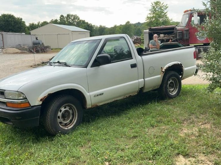 #143-•-2002-chevy-s10-truck-image-34
