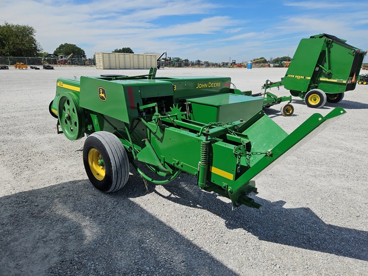 2011-john-deere-338-image-9
