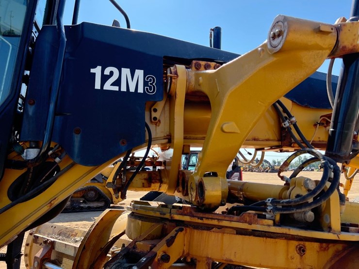 2017-caterpillar-12m3-image-21