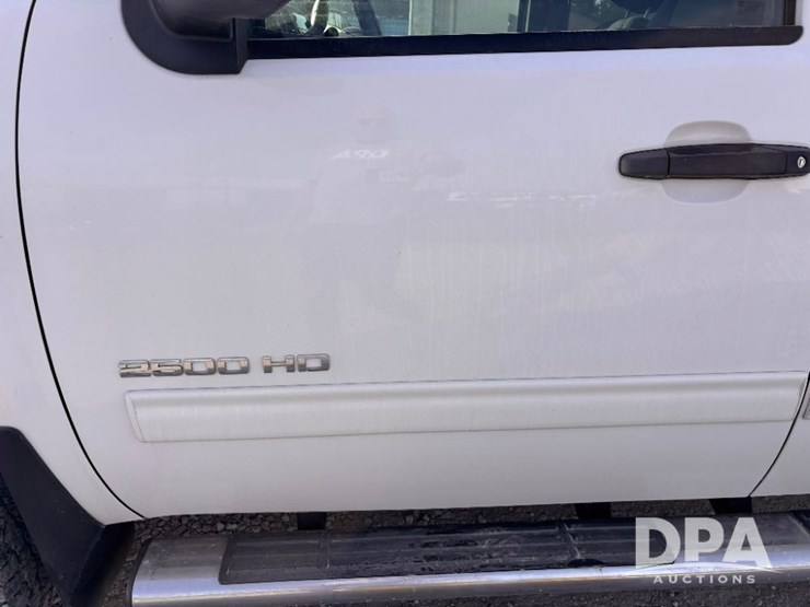 2013-gmc-2500-image-24