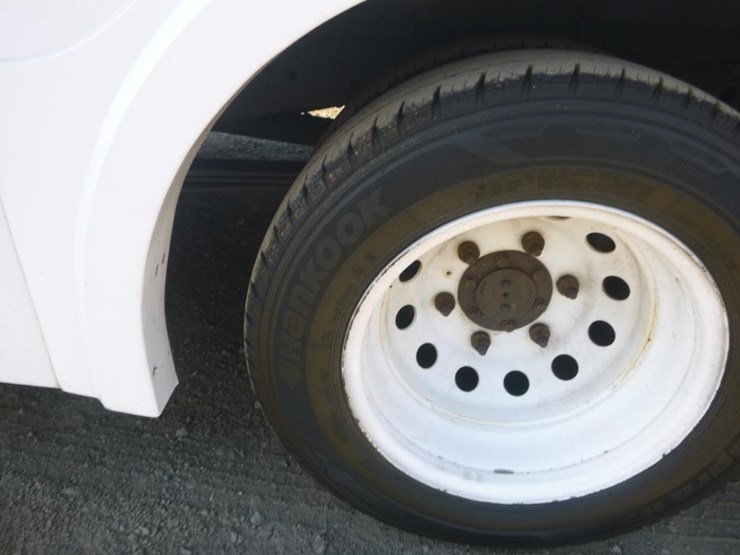 2018-ford-e350-image-16