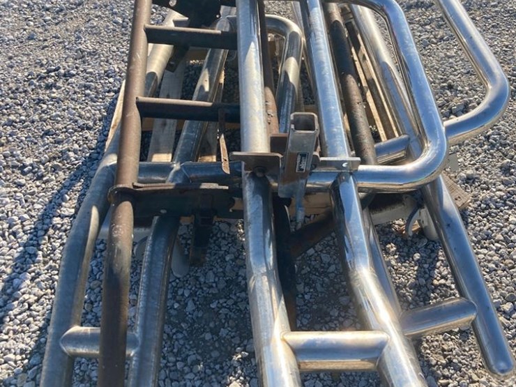 semi-grill-guards-(pz13019,-lot-27)-image-3