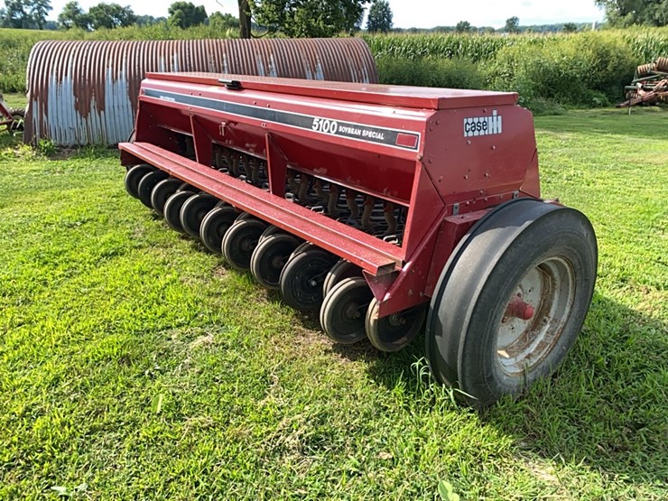 case-ih-5100-image-2