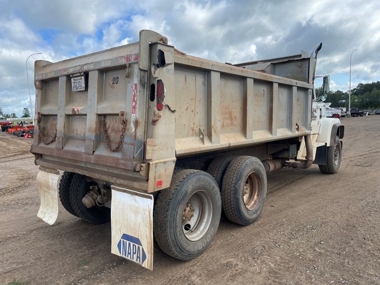 1995-ford-l900-image-3