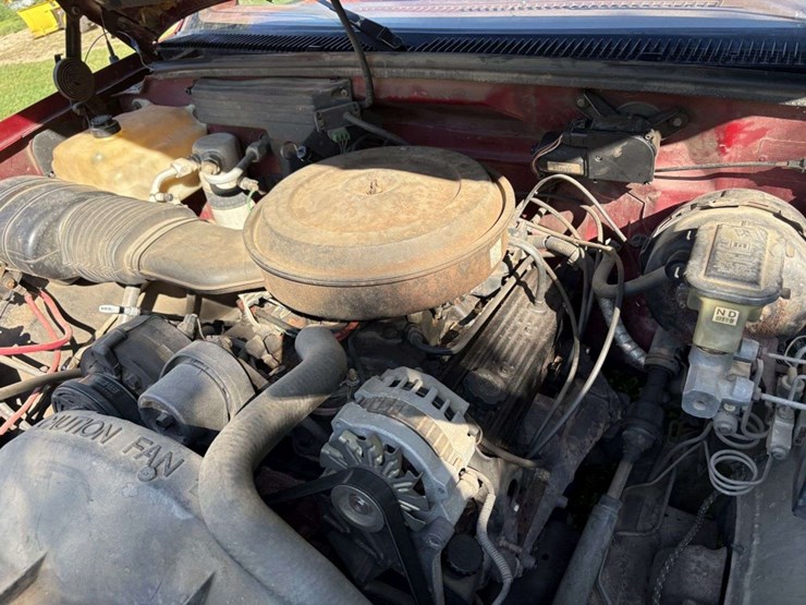 1990-chevy-silverado-k1500-4x4,-reg-cab,-8’-box,-245/75r16-tires-on-alloy-rims,-350-v8,-block-heater-image-44