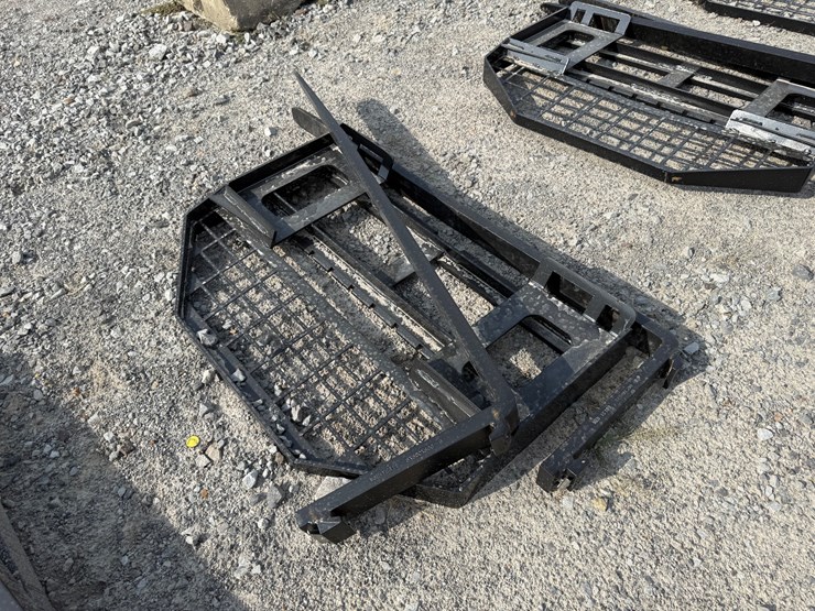 #2000-•-#26292-•-unused-giyi-skid-steer-forks-d14769-image-3