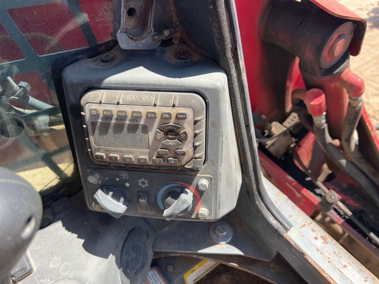 2019-takeuchi-tl12v2-image-28