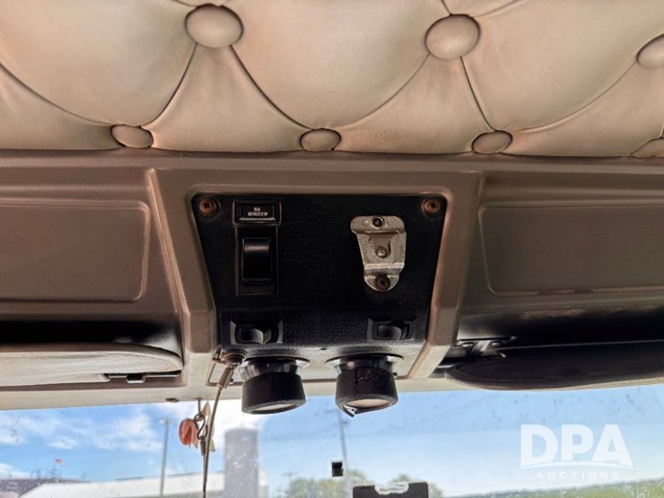 2005-kenworth-t800-image-84