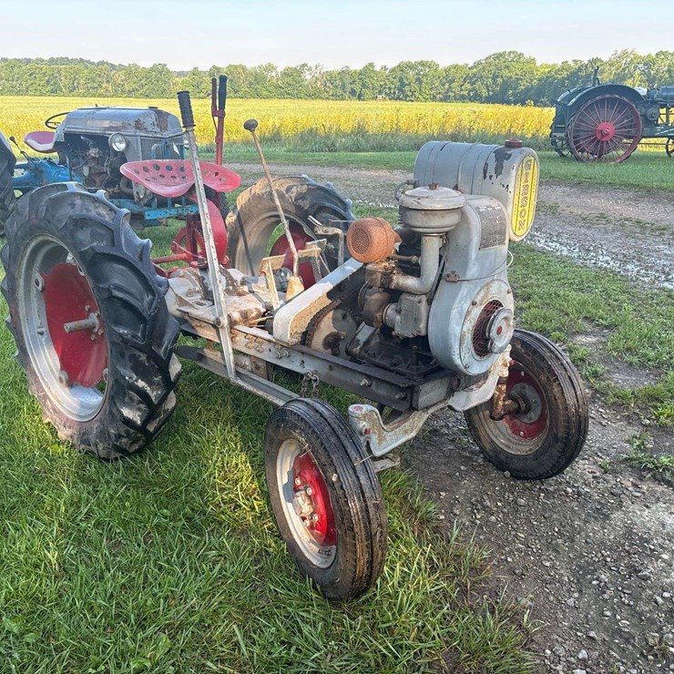 Gibson AEH Garden Tractor