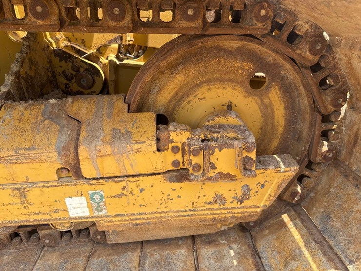 2005-caterpillar-d3g-lgp-image-14