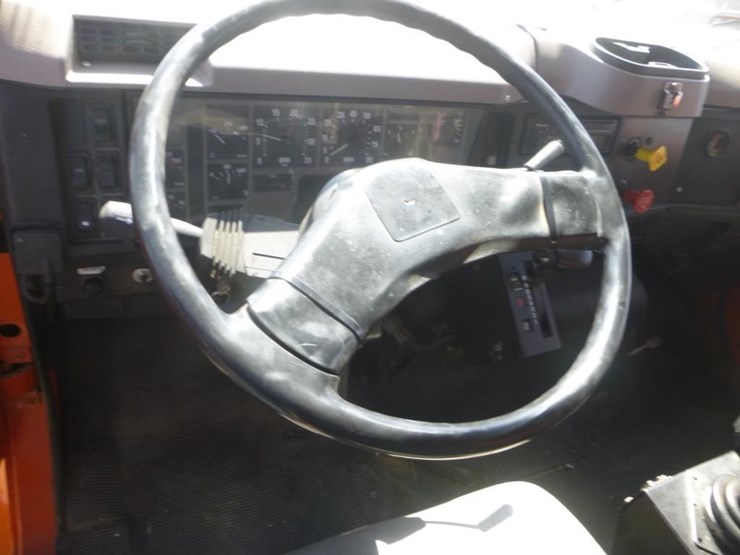 2001-international-4900-image-16