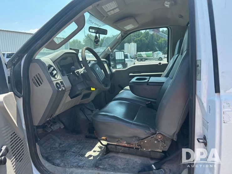 2010-ford-f350-xl-image-18