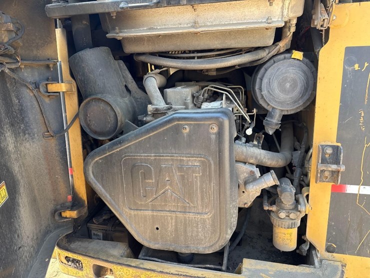 2004-caterpillar-262b-image-13