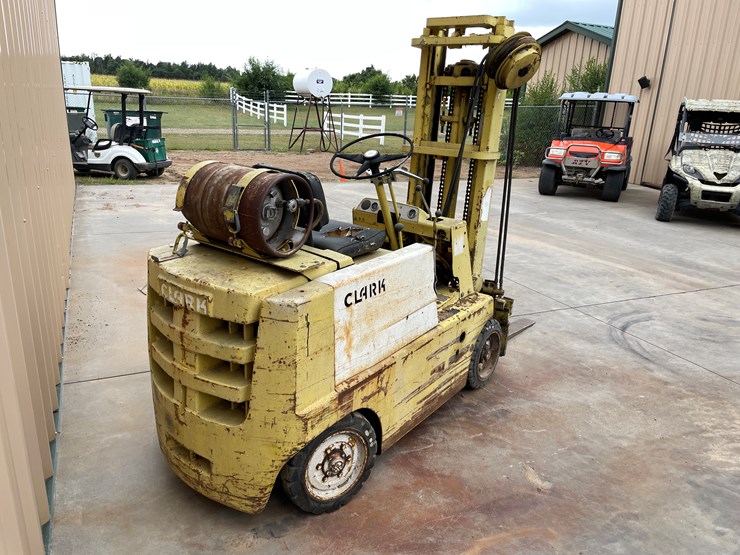 #2024-•-clark-propane-forklift-image-3