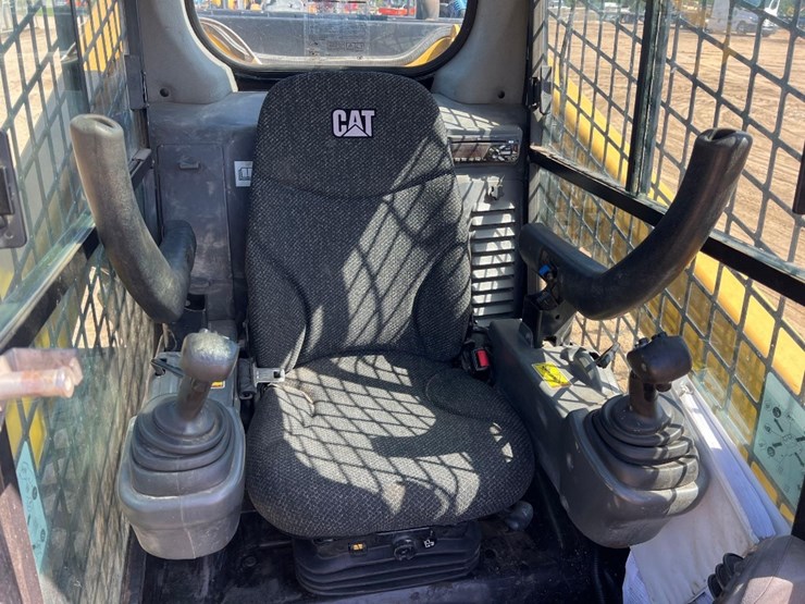 2018-caterpillar-299d2-image-28