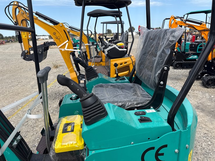 #220-•-#26482-•-unused-cfg-h15r-mini-excavator-h15r20250707w0123-image-7
