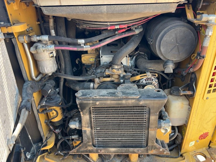 2019-caterpillar-299d2-xhp-image-26