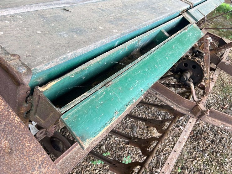 oliver-superior-8ft-grain-drill-image-63