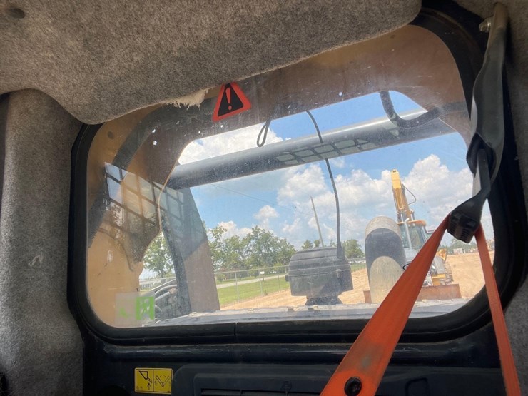 2020-deere-333g-image-36