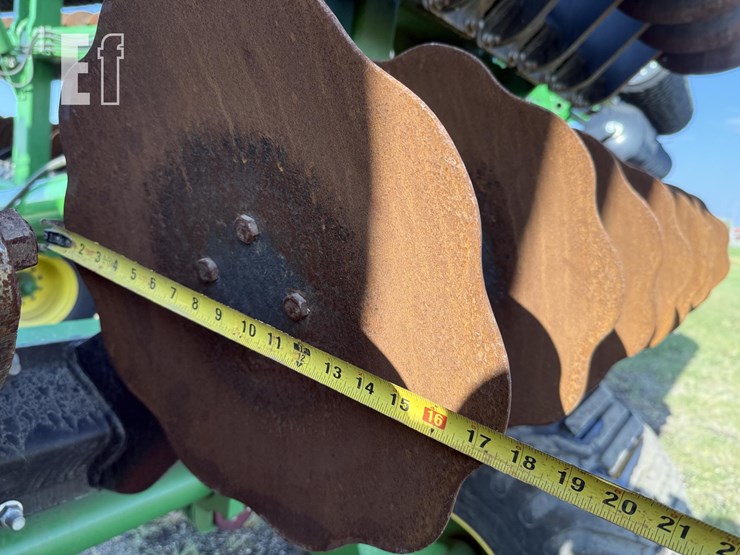2021-john-deere-2680h-image-43