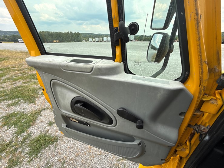 2007-international-durastar-4300-image-22