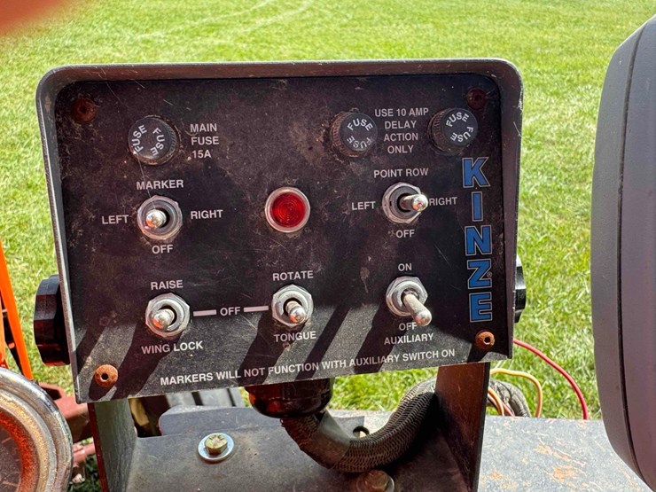 2014-kinze-3600-image-32