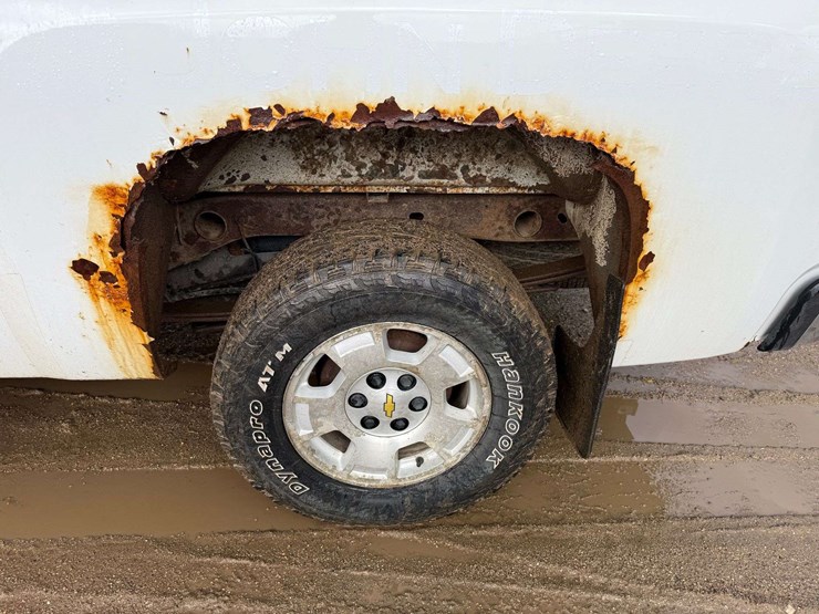 2011-chevrolet-1500-image-14