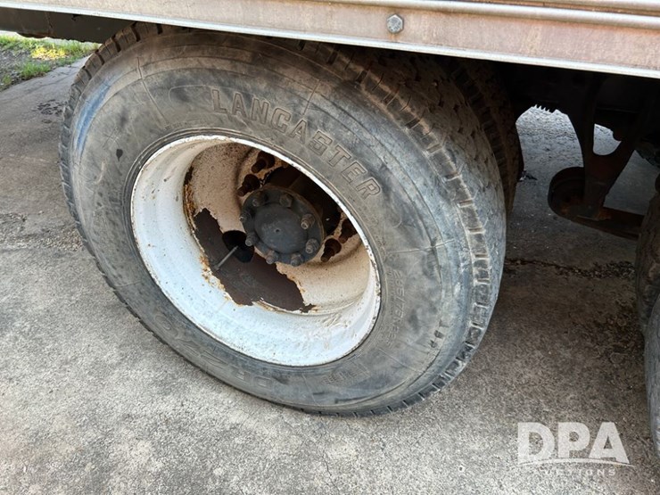 2006-ihc-9200i-van-truck-(cp0653,-unit-37745)-image-11
