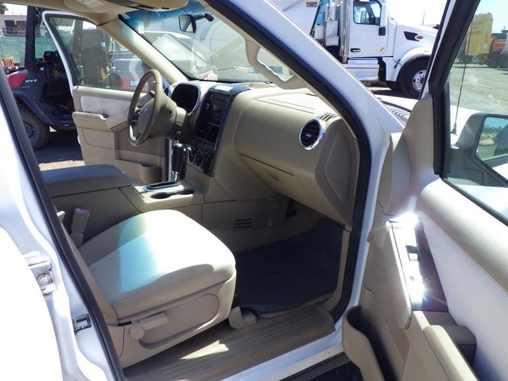 2009-ford-explorer-image-6