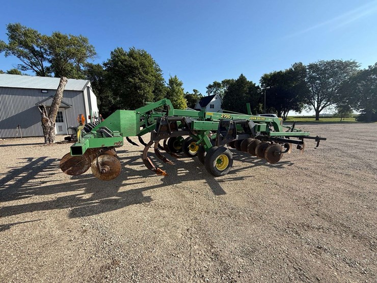 john-deere-2700-image-7
