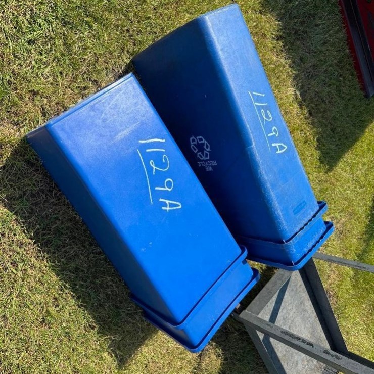 (4) TRASH BINS