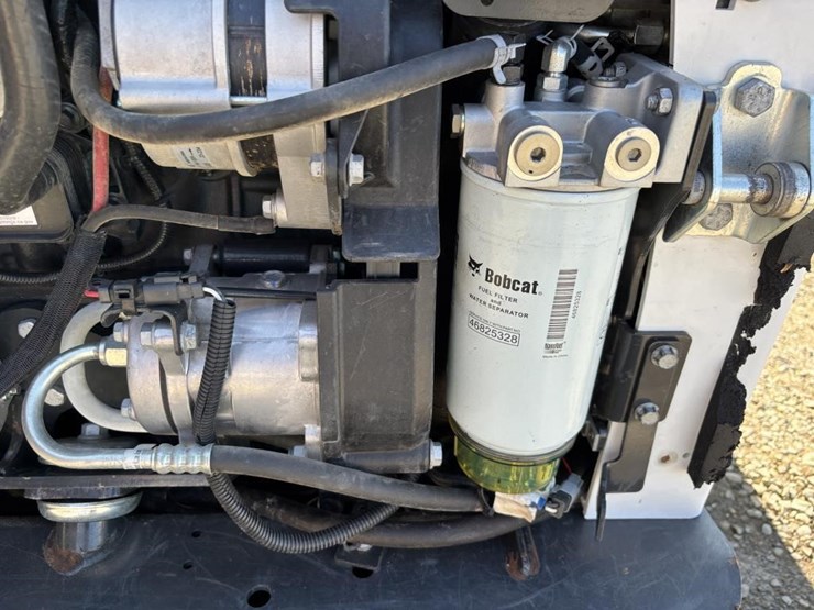 2024-bobcat-t770-image-37