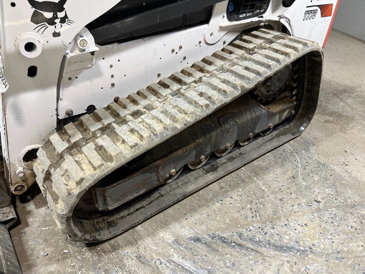 2021-bobcat-t770-image-12