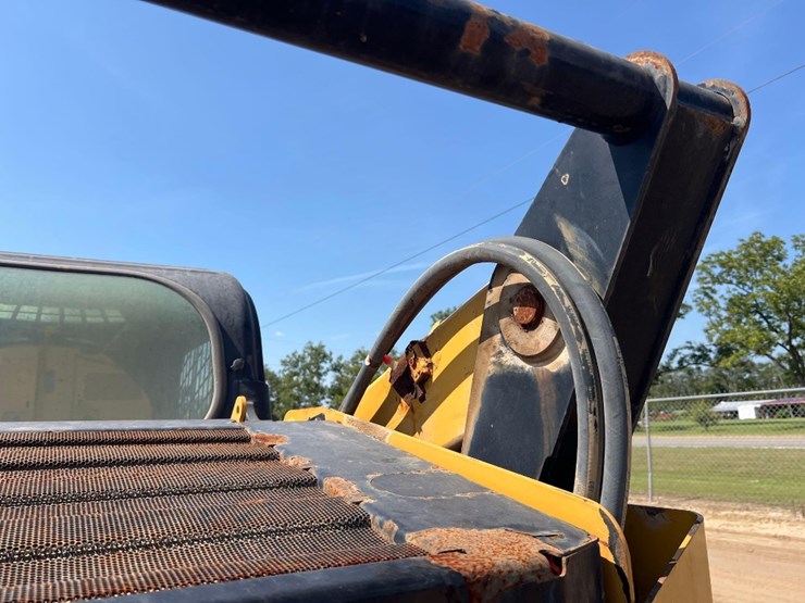 2015-caterpillar-262d-image-19
