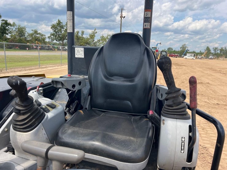 2018-deere-50g-image-28