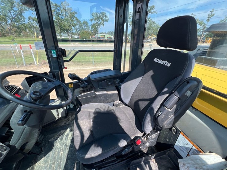 2019-komatsu-wa320-8-image-31