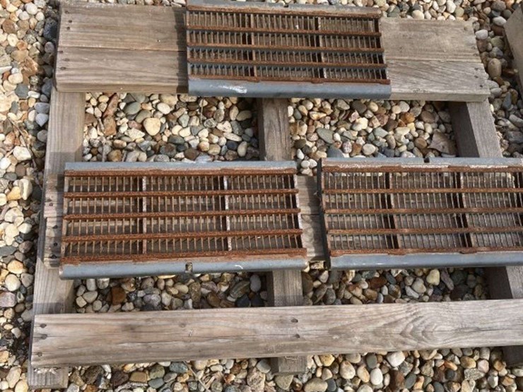 lexion-combine-wide-body-aps-grates,-(3)-pcs-image-2
