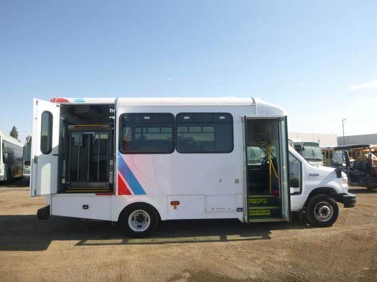 2017-ford-e450-image-7