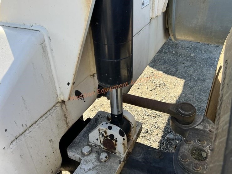 2005-terex-th1056-image-25