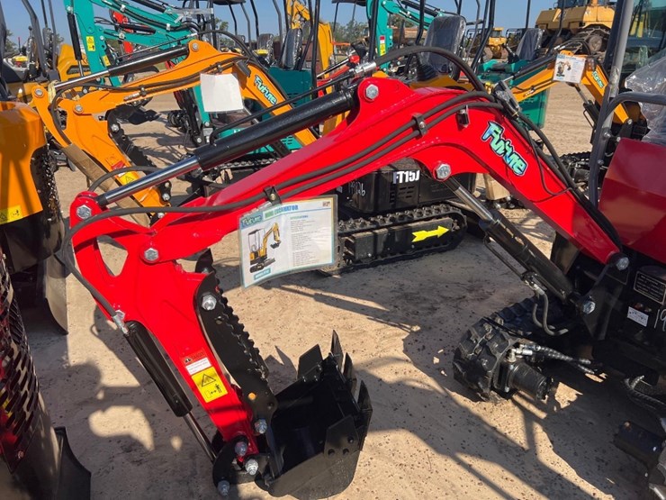 unused-future-ft13j-excavator-image-11