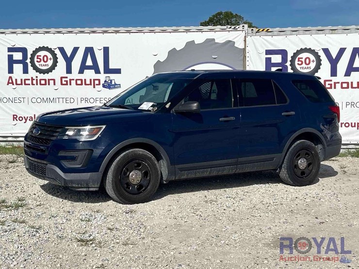 2016-ford-explorer-image-1