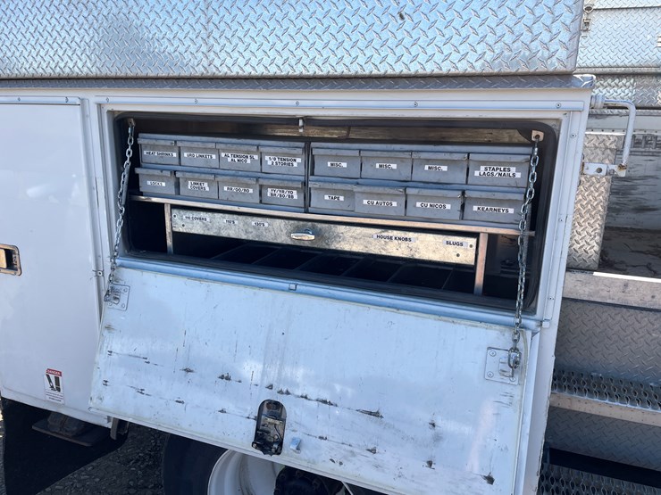 #2132-•-2013-freightliner-bucket-truck-(has-mn-title)-image-13