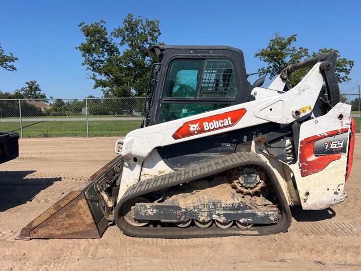 2021-bobcat-t64-image-1