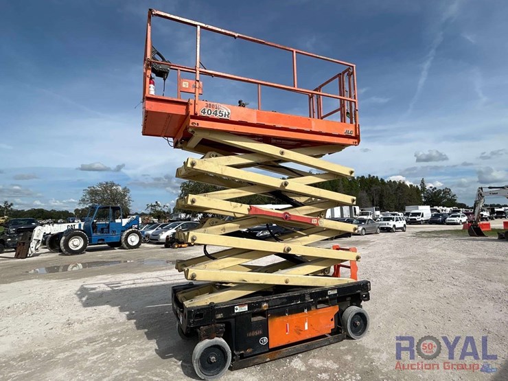 2018-jlg-4045r-image-4