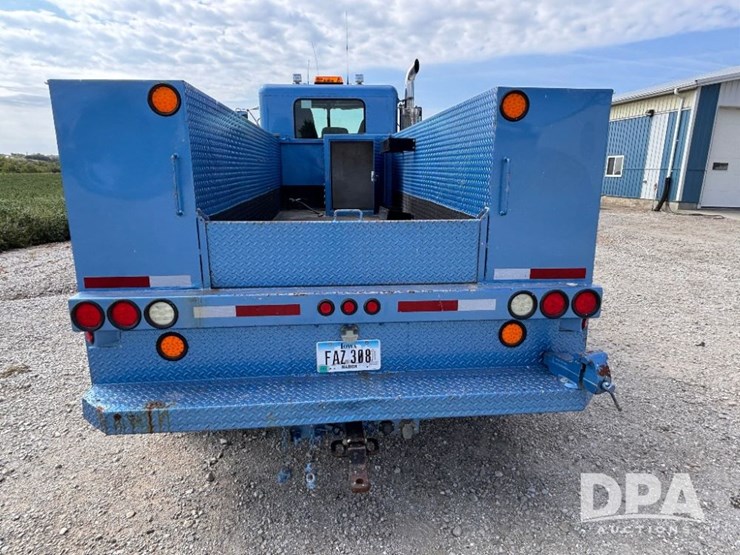1988-peterbilt-377-image-13
