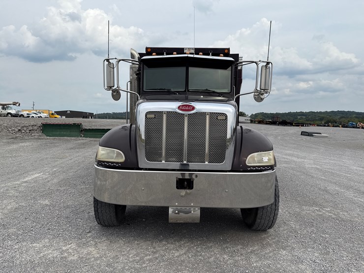 peterbilt-340-image-6